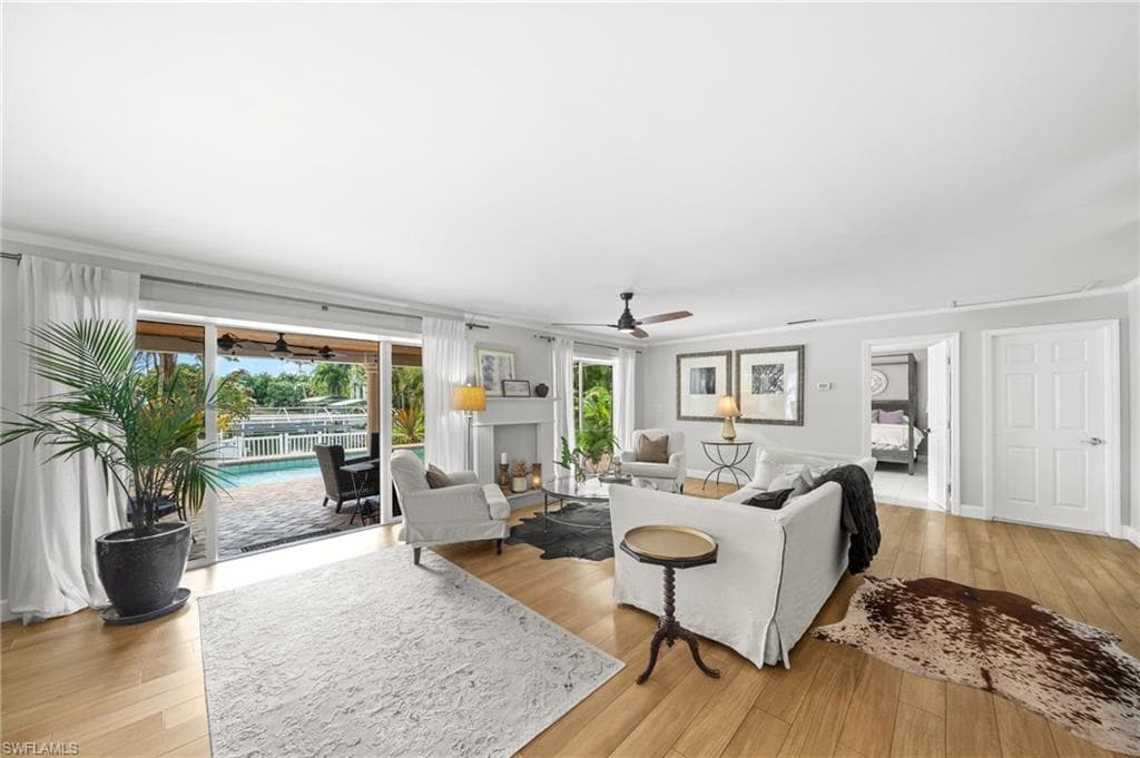 1030 Aqua LN-7