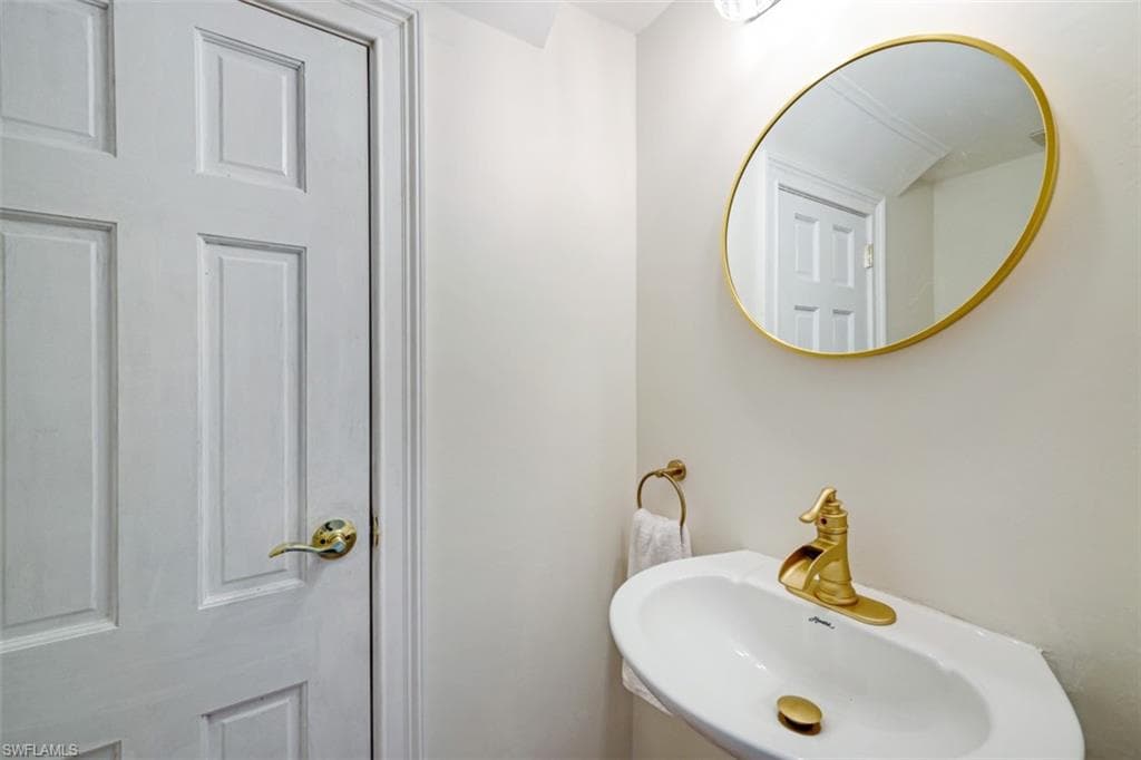 1030 Aqua LN-20