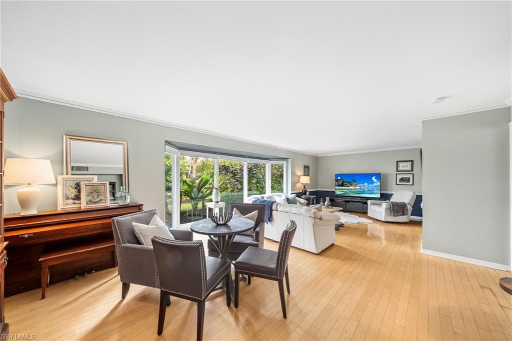 1030 Aqua LN-11