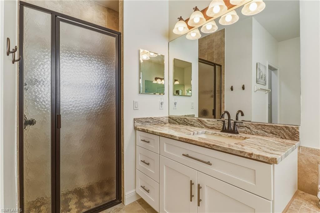 8622 Sumner AVE-27