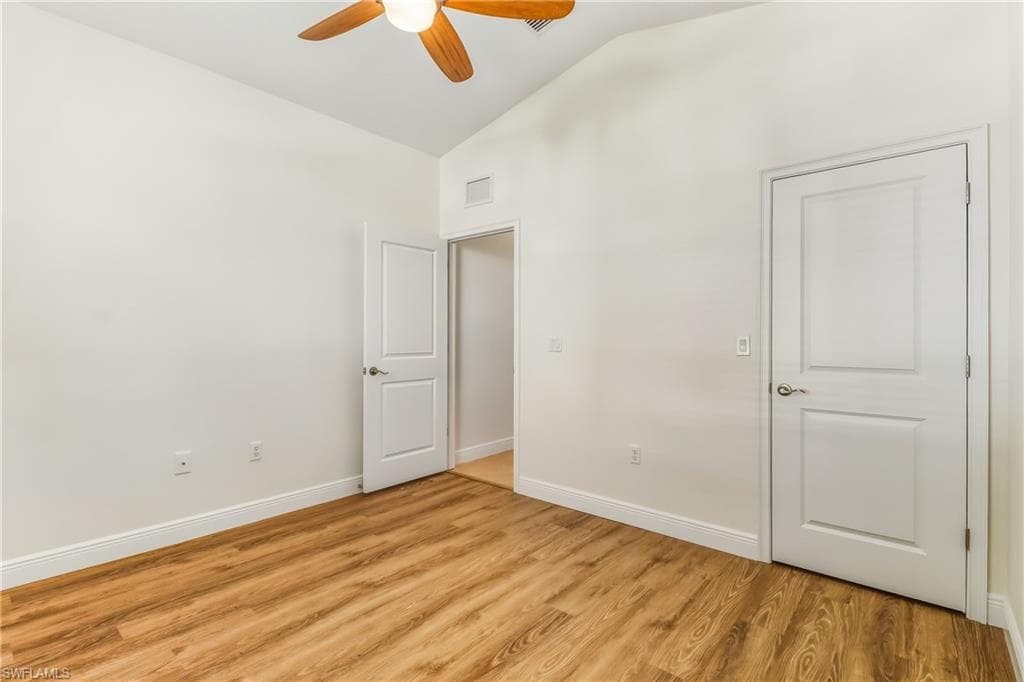8622 Sumner AVE-36