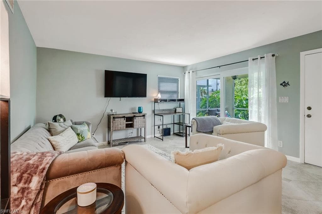 1351 Curlew AVE 104-4