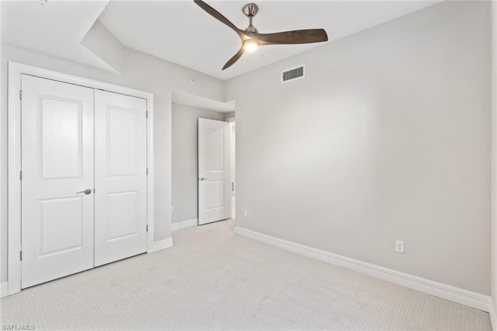 196 Indies DR E 101-27