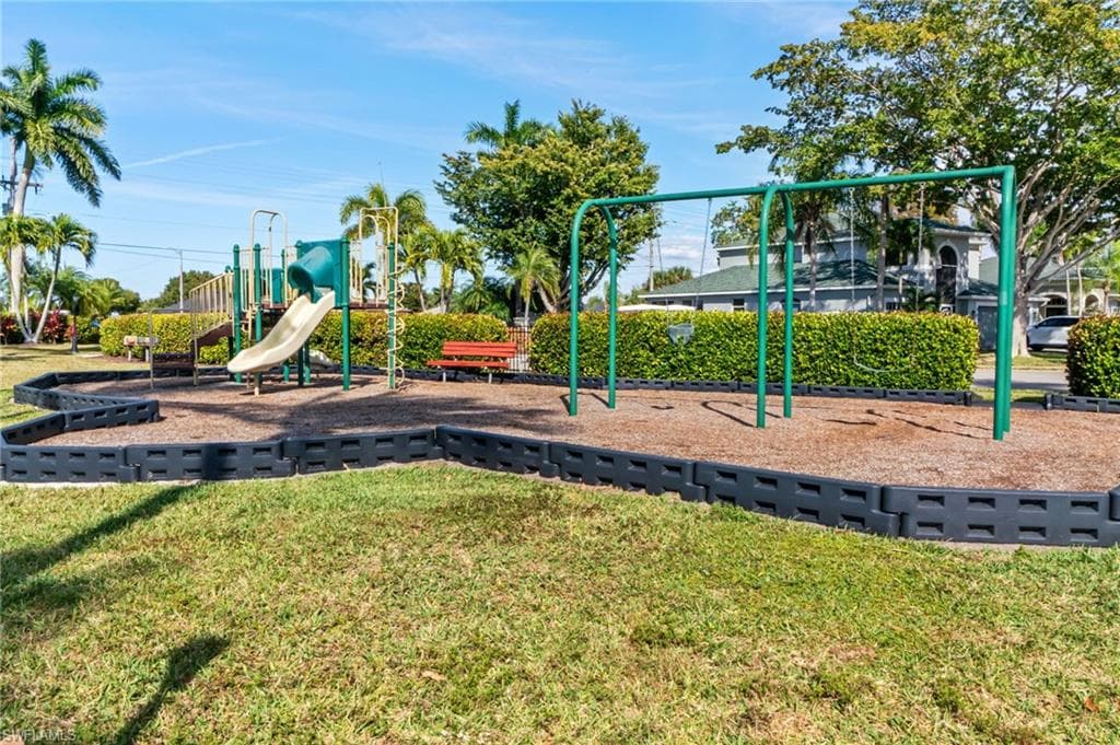 1777 Emerald Cove CIR-40