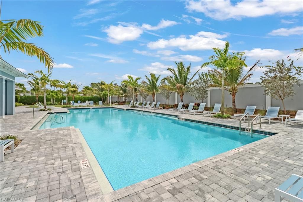 2647 Seychelles CIR 2202-32