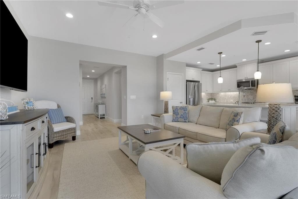 2647 Seychelles CIR 2202-4