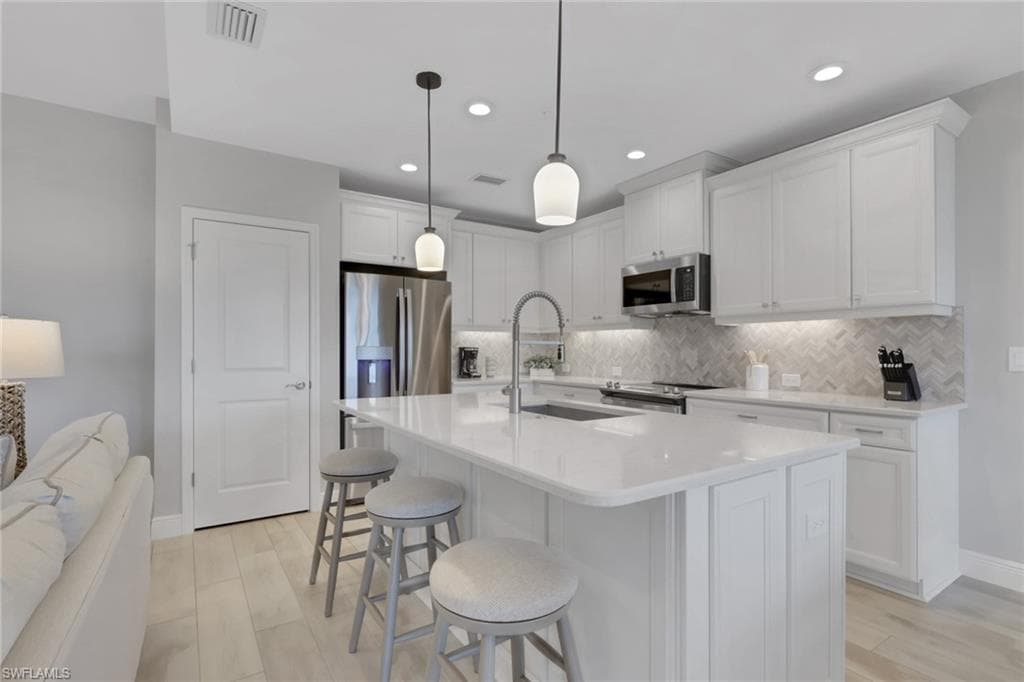 2647 Seychelles CIR 2202-8