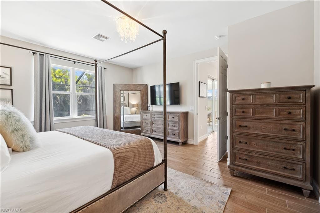15361 Floresta LN-11
