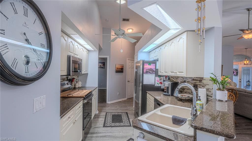 22638 FOREST VIEW DR-16
