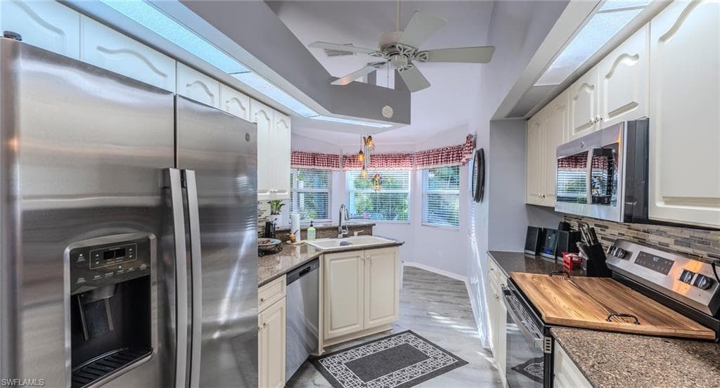 22638 FOREST VIEW DR-15