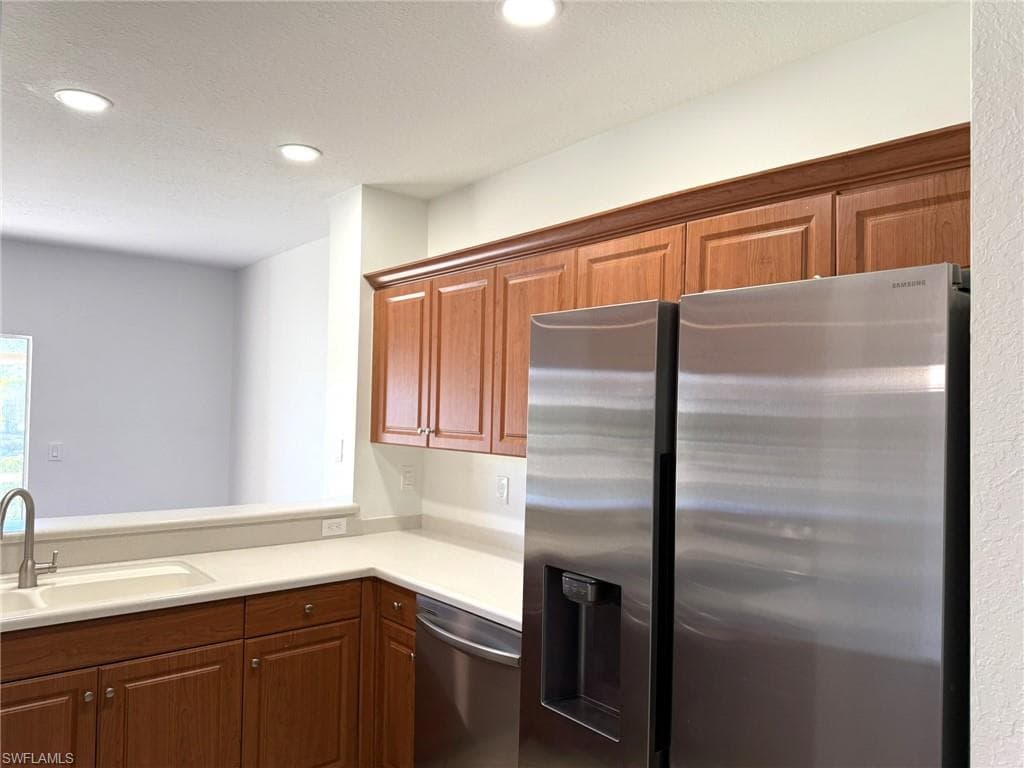 1376 Weeping Willow CT-17