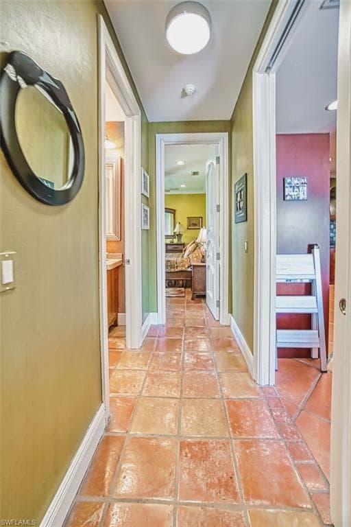 130 Montrose DR-26