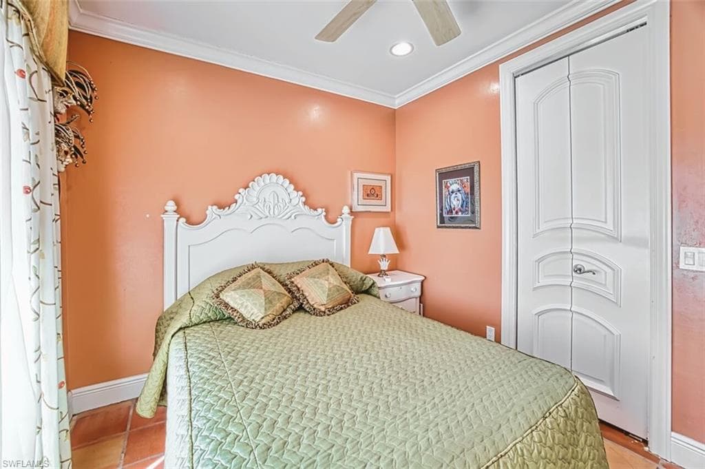 130 Montrose DR-27