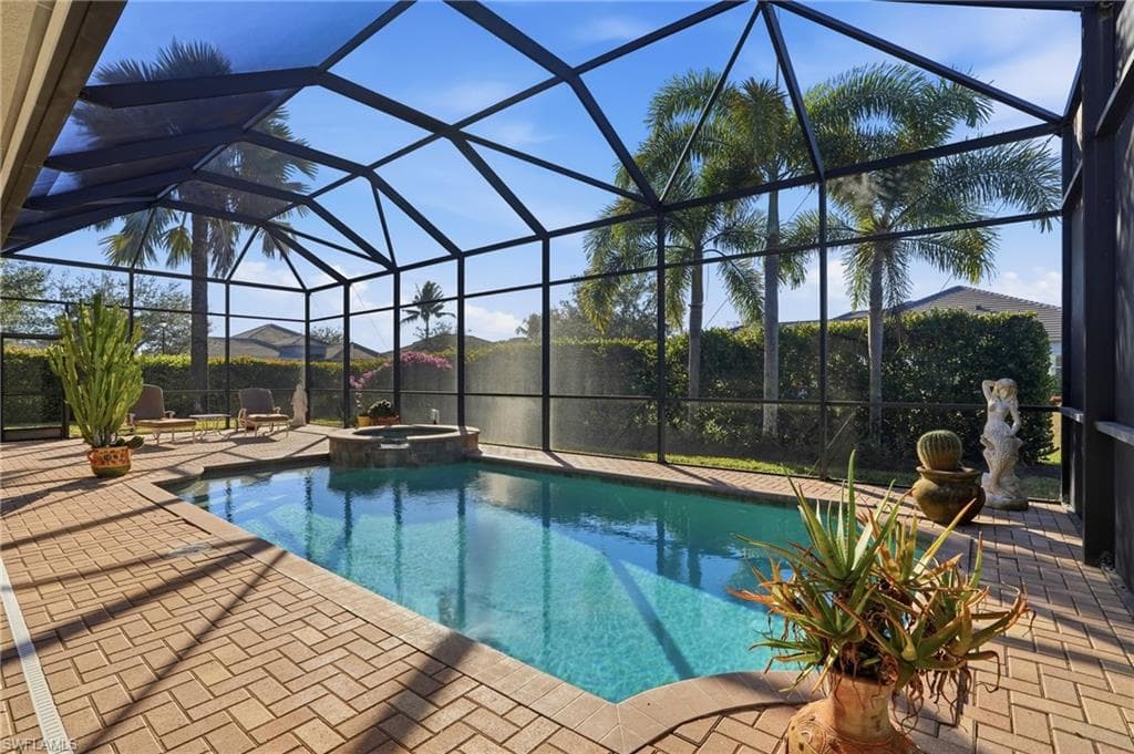 430 Saddlebrook LN-26