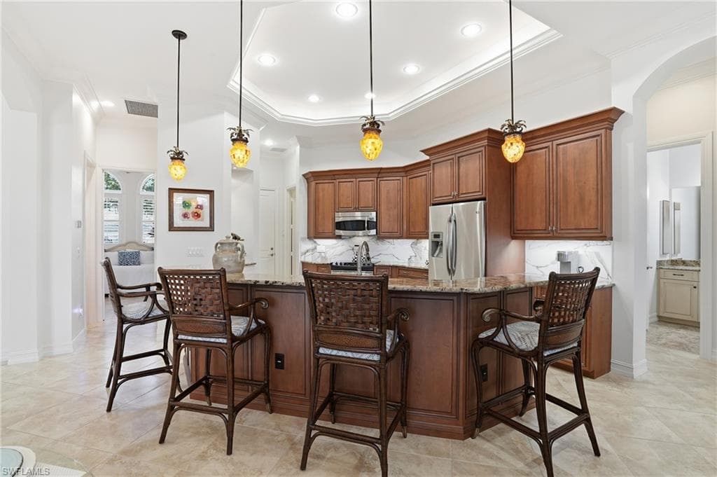 430 Saddlebrook LN-7