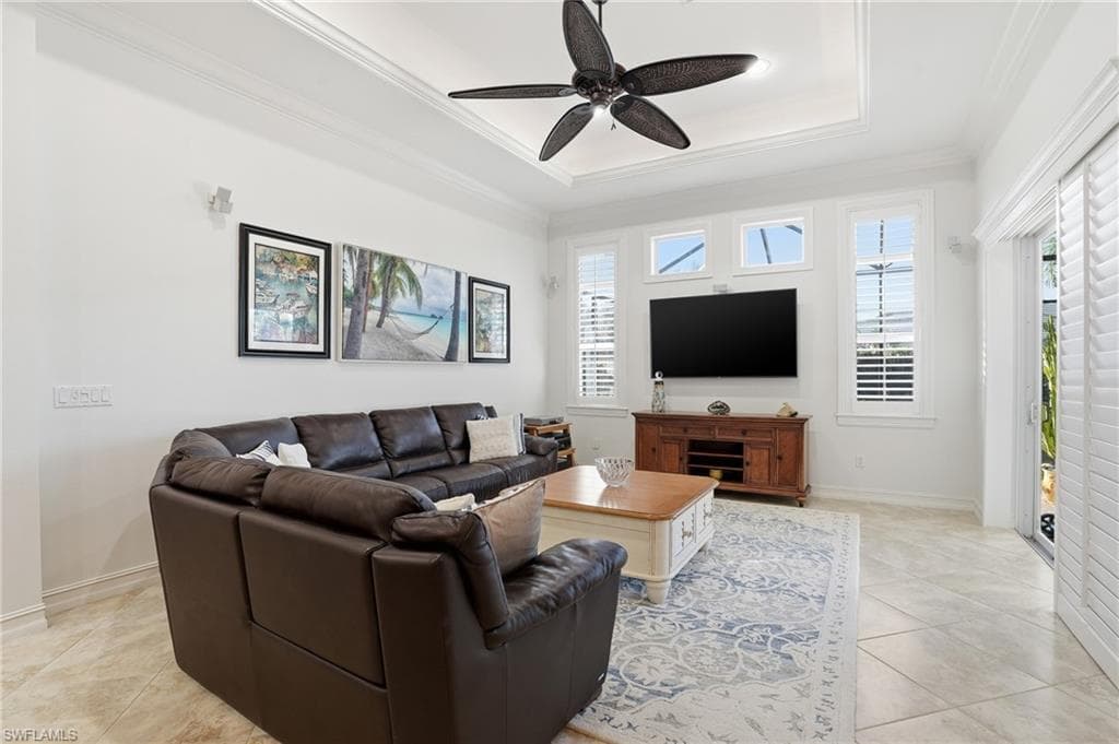 430 Saddlebrook LN-5
