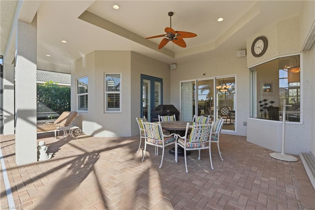 430 Saddlebrook LN-24