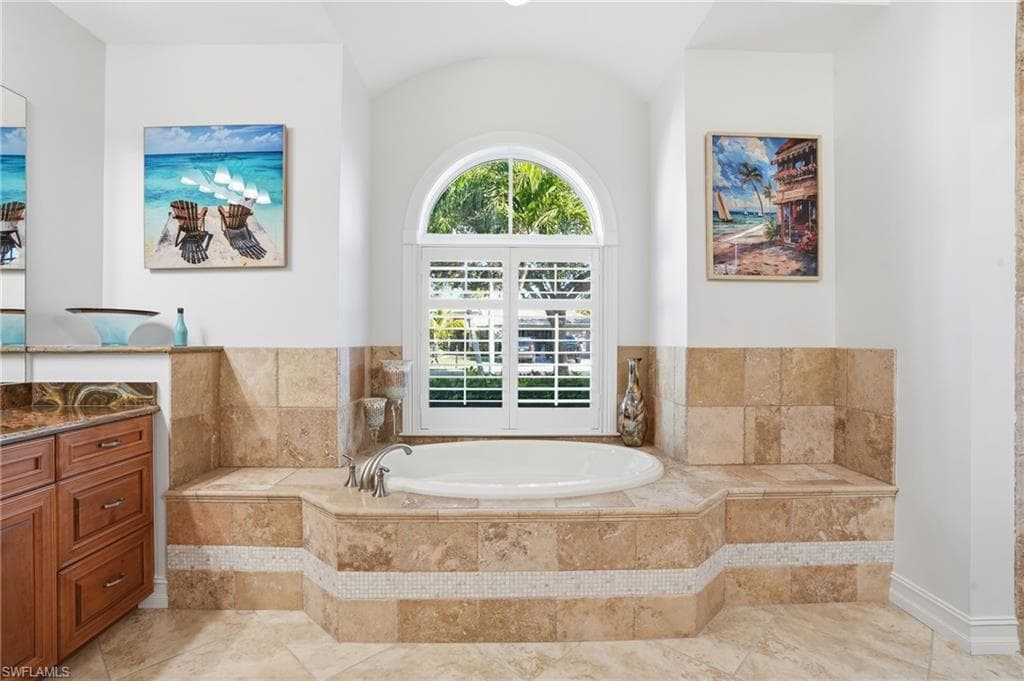 430 Saddlebrook LN-18
