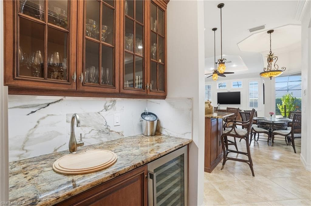 430 Saddlebrook LN-11
