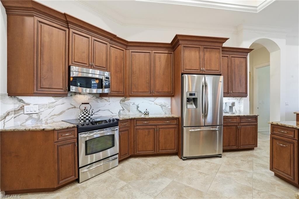 430 Saddlebrook LN-8