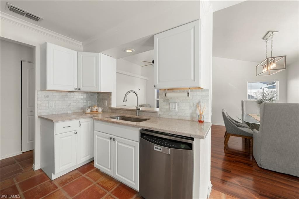 15068 Cloverdale DR-14