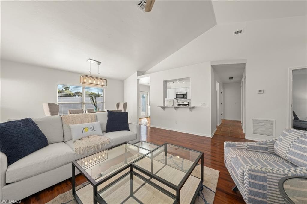 15068 Cloverdale DR-8