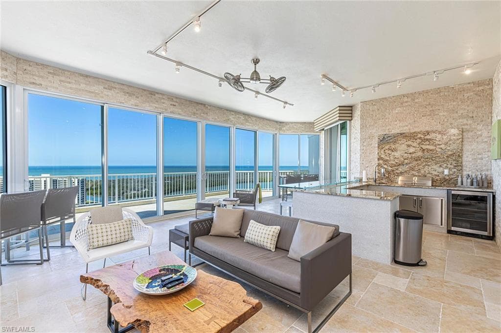 295 Grande WAY PH-2-19