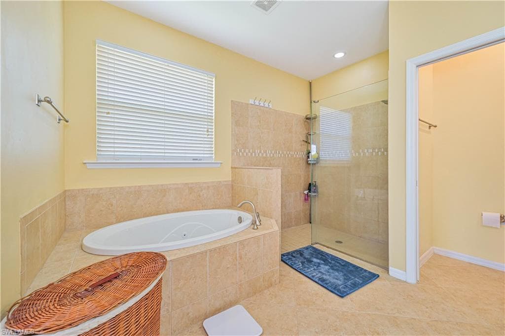 8641 Banyan Bay BLVD-18