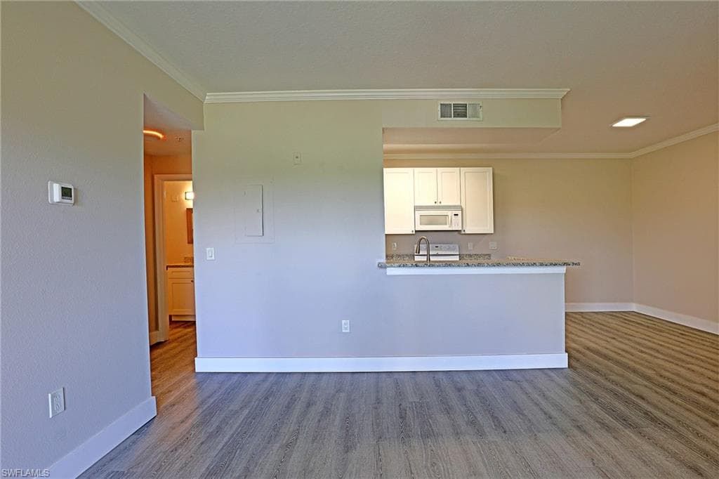 11480 Villa Grand 123-2