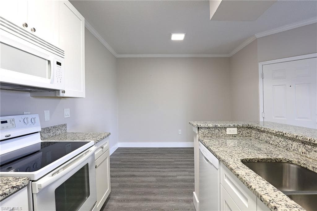 11480 Villa Grand 123-6