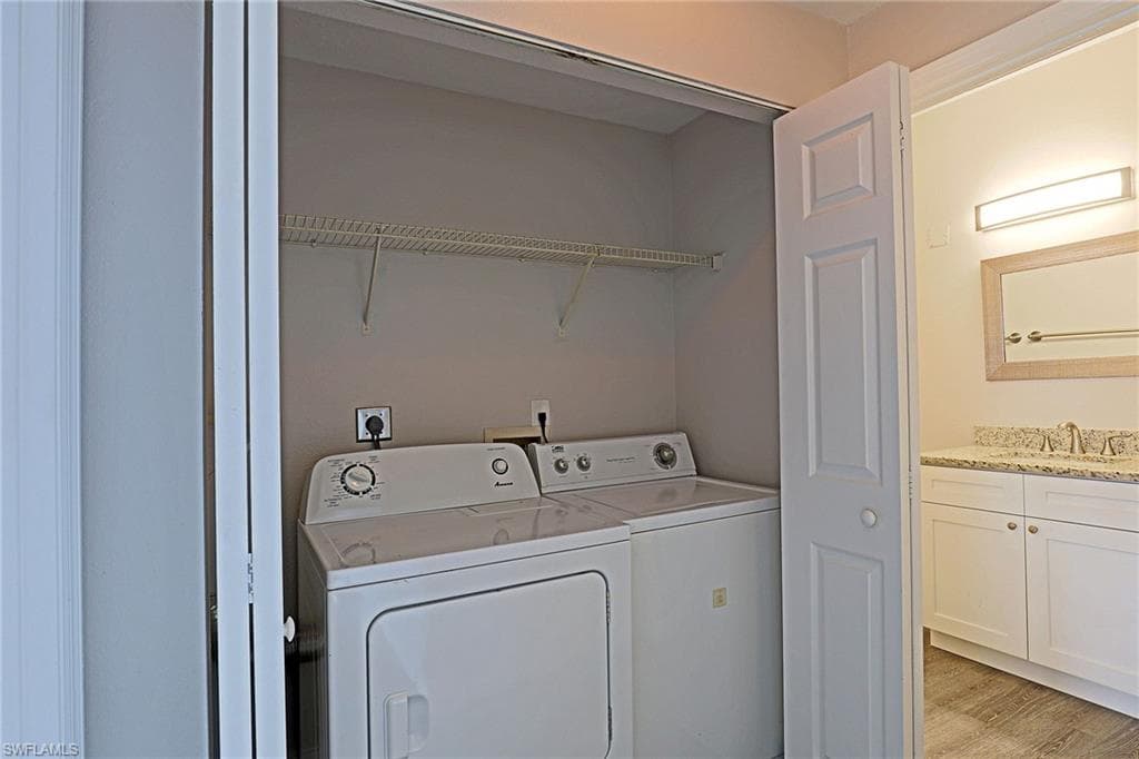 11480 Villa Grand 123-9