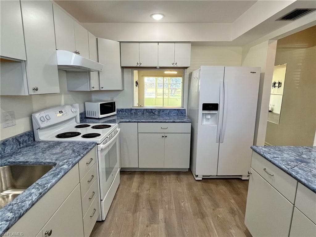 1356 Myerlee Country Club BLVD 2-10
