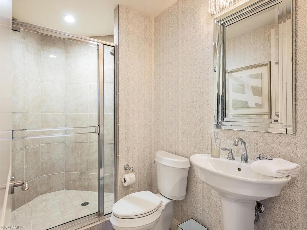 23850 Via Italia CIR 403-17