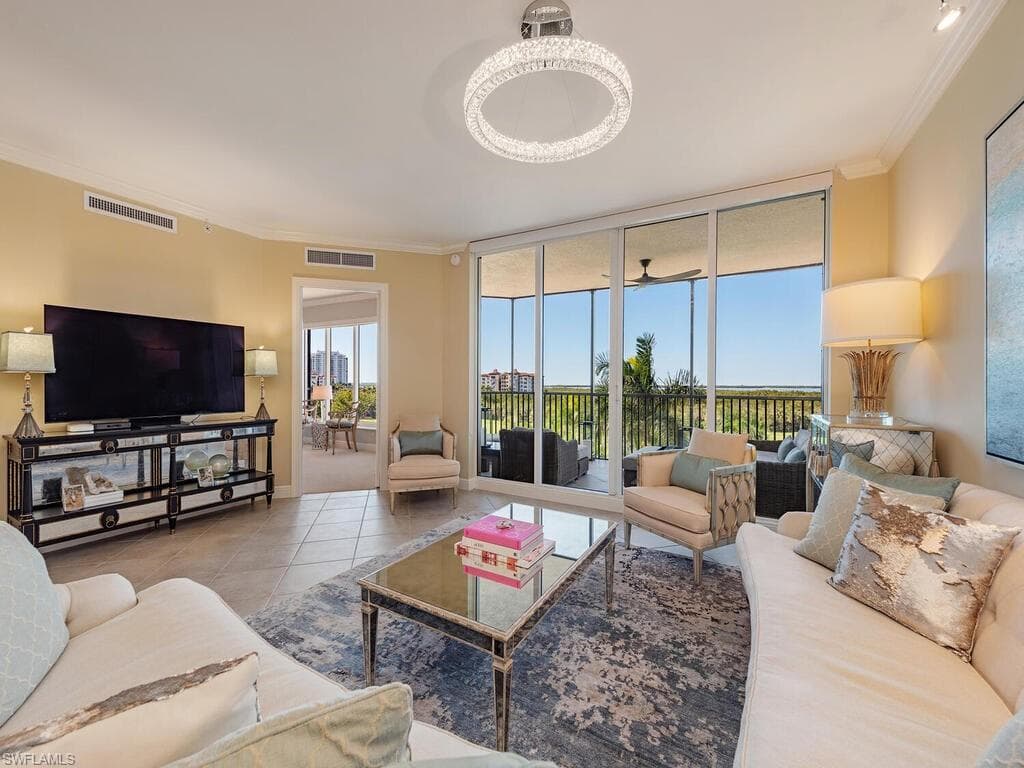 23850 Via Italia CIR 403-4