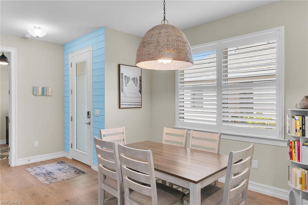 1035 Enbrook LOOP-11