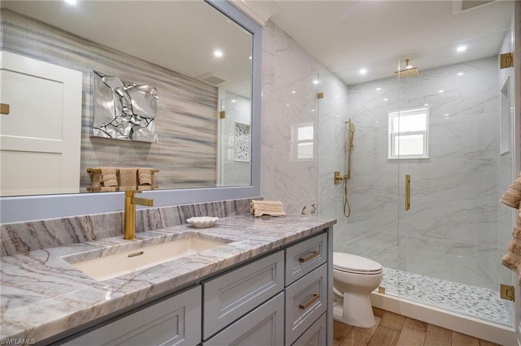 805 Lake Vista CT-28