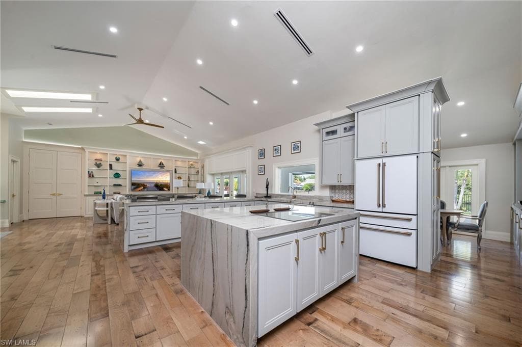 805 Lake Vista CT-5