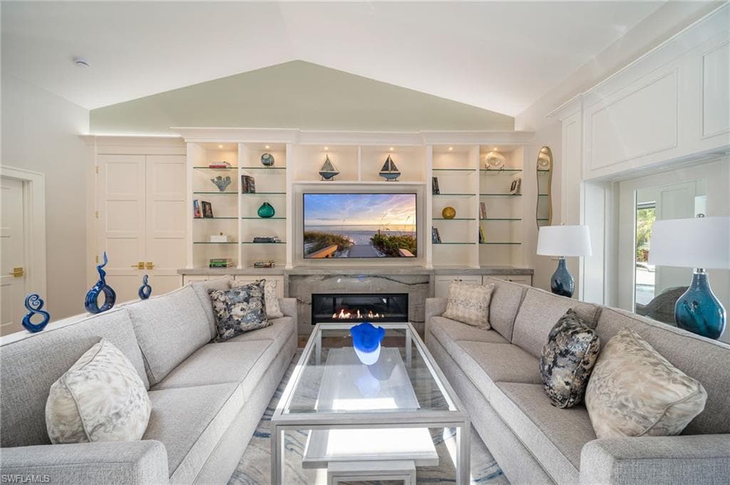 805 Lake Vista CT-14