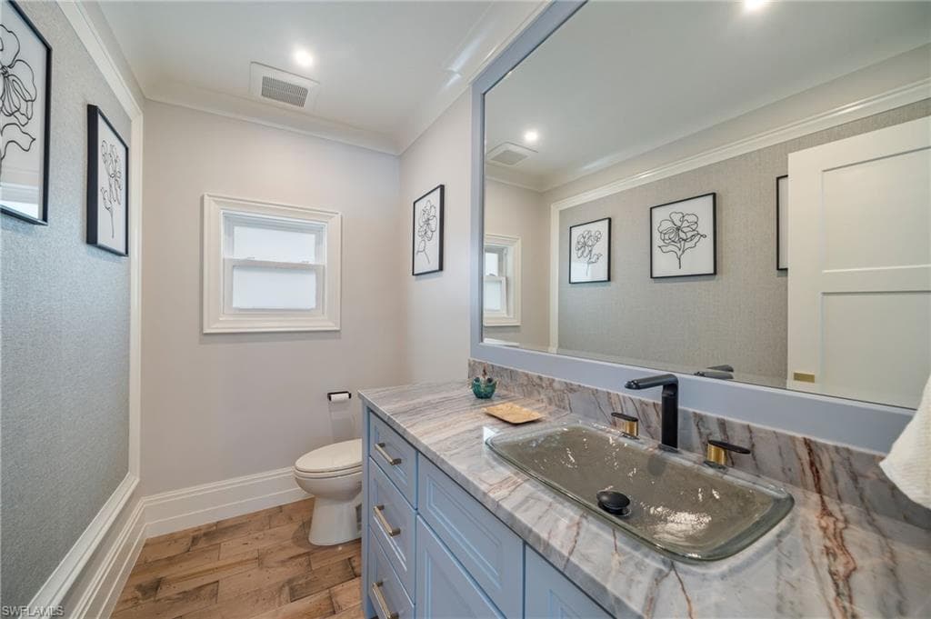 805 Lake Vista CT-19