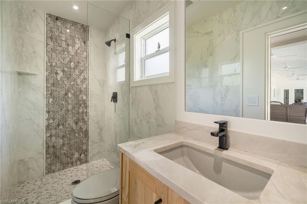 805 Lake Vista CT-39