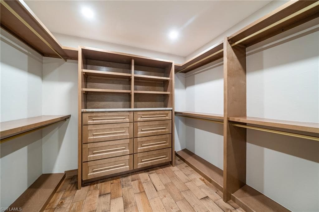 805 Lake Vista CT-25