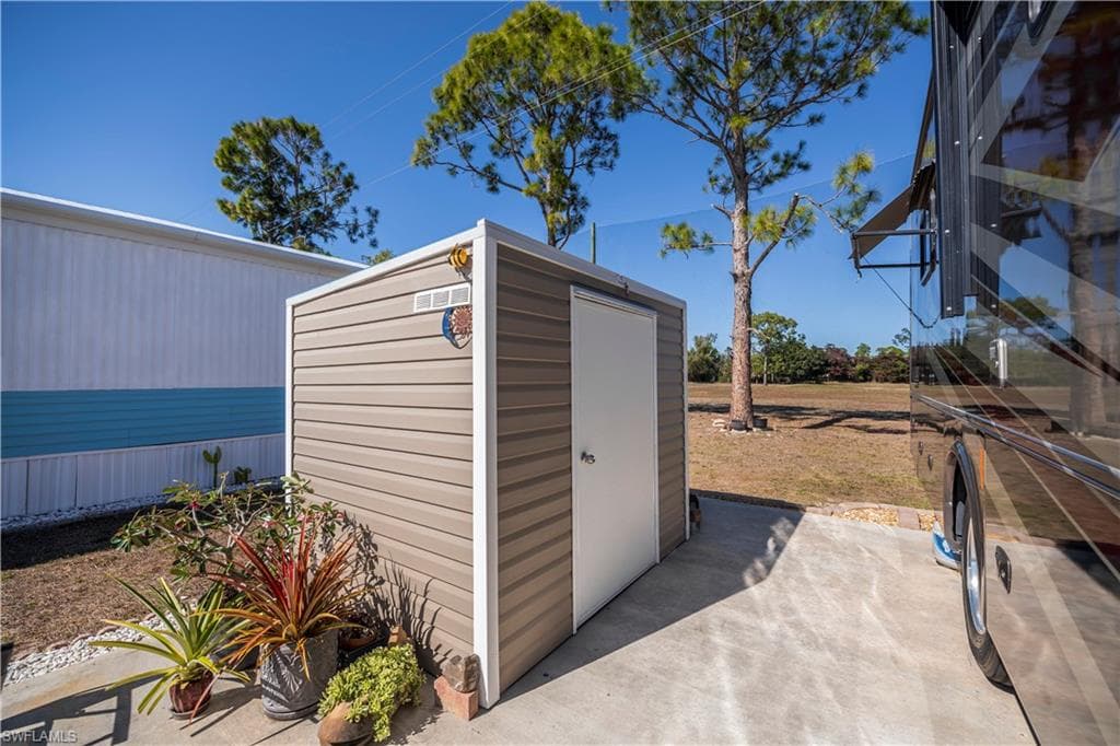 243 Caravan CIR-13