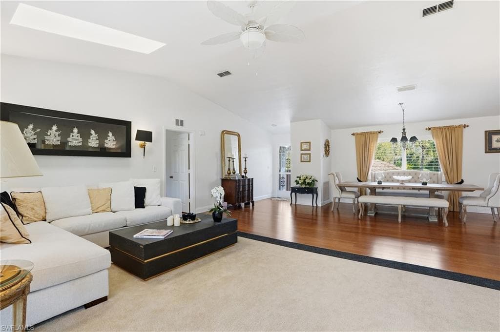 3231 Horse Carriage WAY 10-12