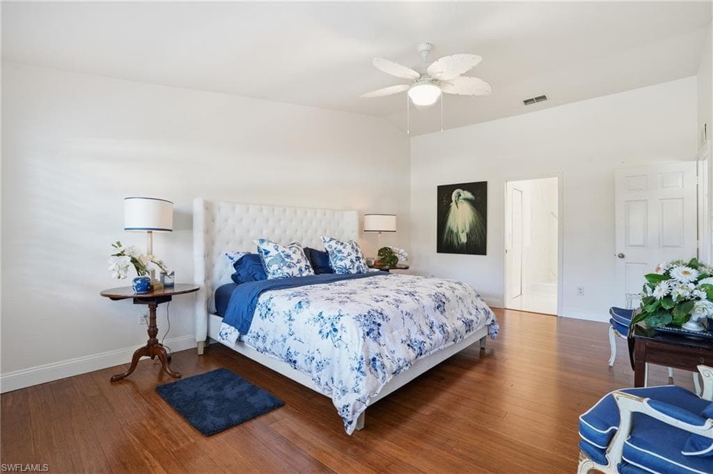 3231 Horse Carriage WAY 10-22