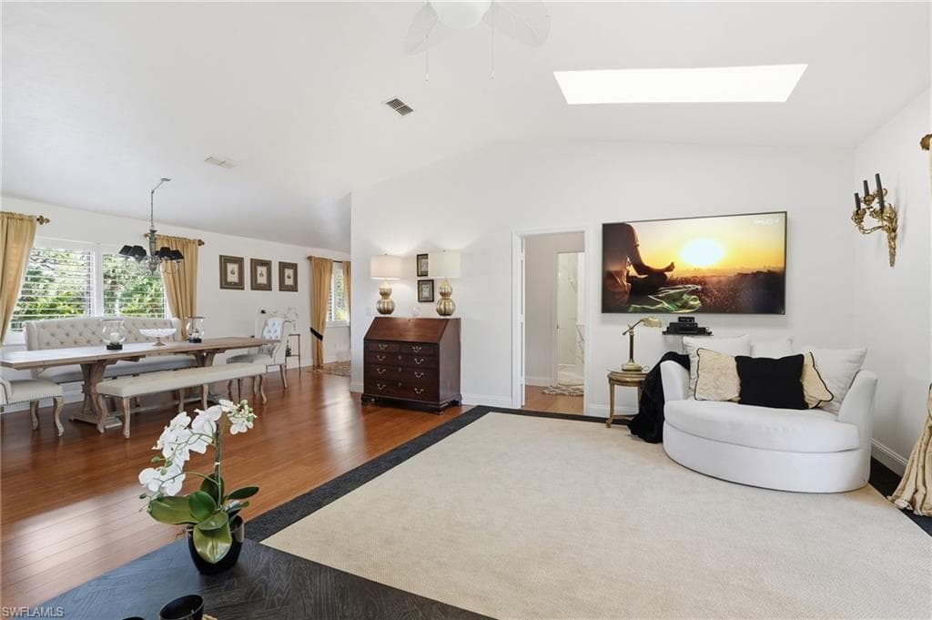3231 Horse Carriage WAY 10-1