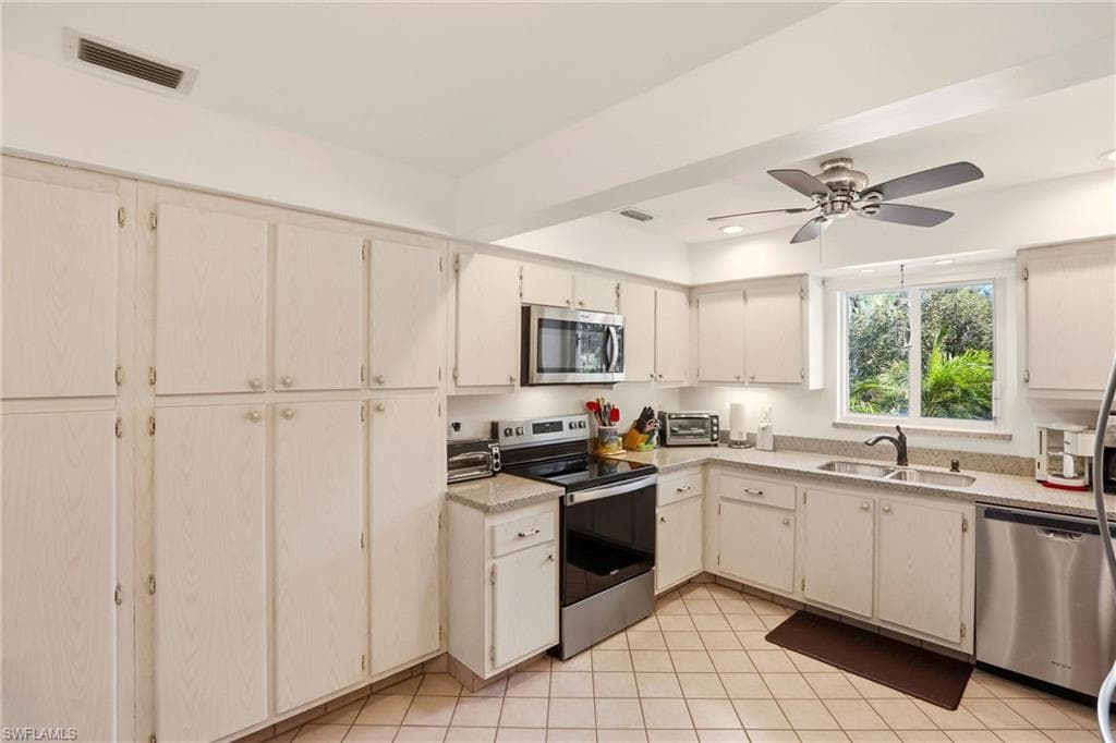 215 Cypress WAY E E3-7