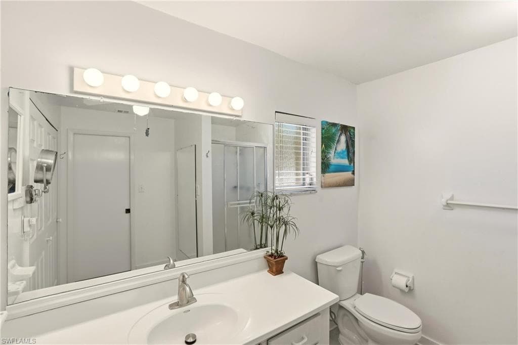 215 Cypress WAY E E3-20