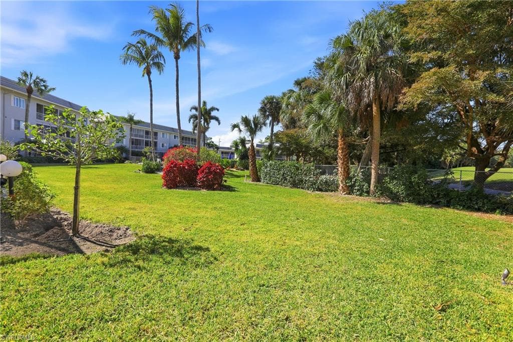 215 Cypress WAY E E3-35