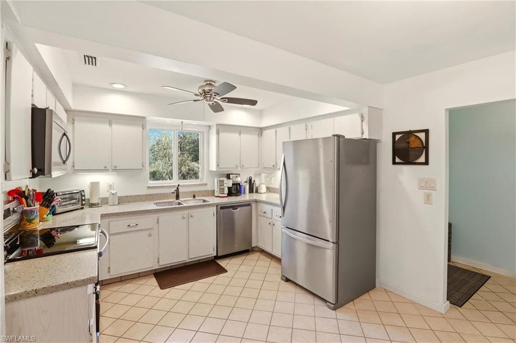 215 Cypress WAY E E3-8