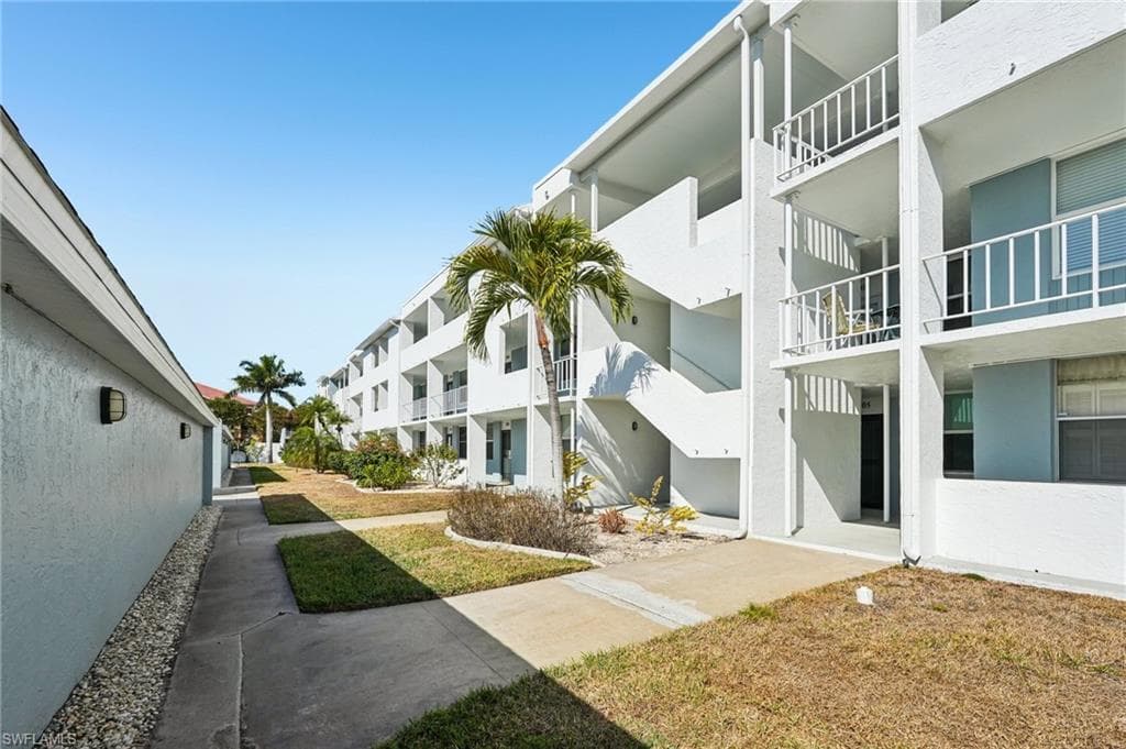 5959 Winkler RD 305-1